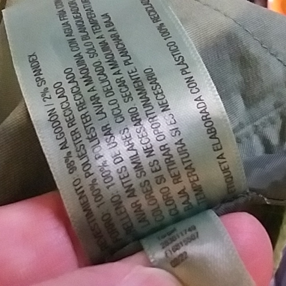 Universal Thread coat - Picture 15 of 15